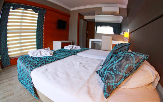 Point Beach Hotel