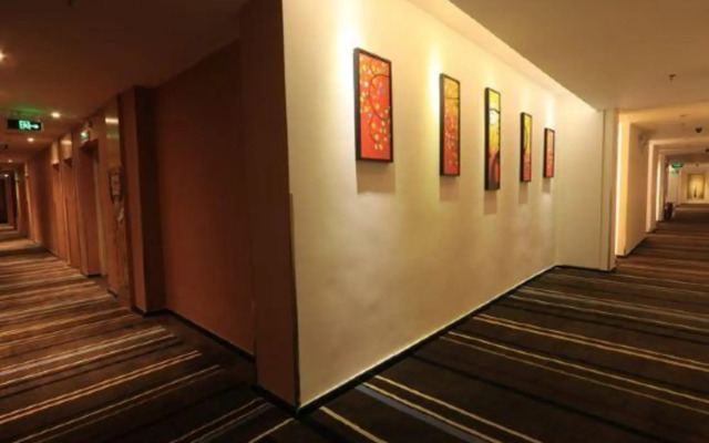 Home Yeah Hotel