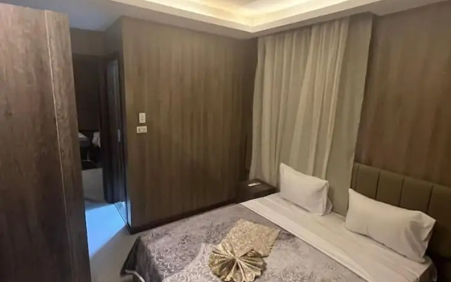 Rotana Palace Suites