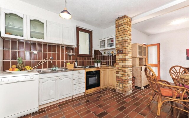 Awesome Home in Zaboric With 5 Bedrooms and Internet