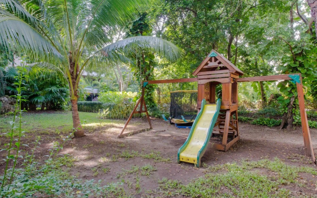 LUXURY! 4 POOLS - 2-bdr condo - GYM (V233)