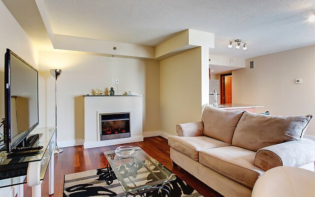 Downtown Suites by Hometrotting
