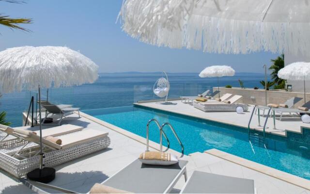 Gallery Luxury Suites & Rooms-Only Adults