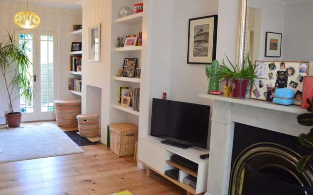 2 Bedroom Home in Stoke Newington