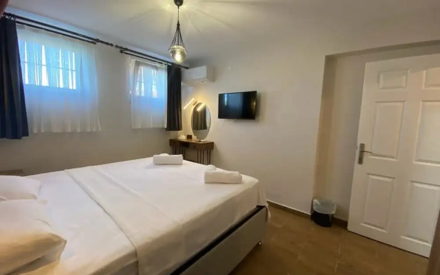 Tinos Otel & Bağ Evi (+12 Yaş)