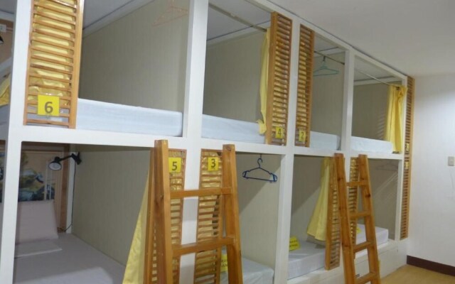 HIS Capsule Hostel