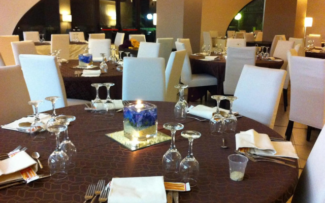 EliHotel