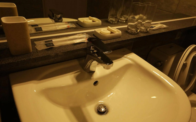 Yihua Hotel