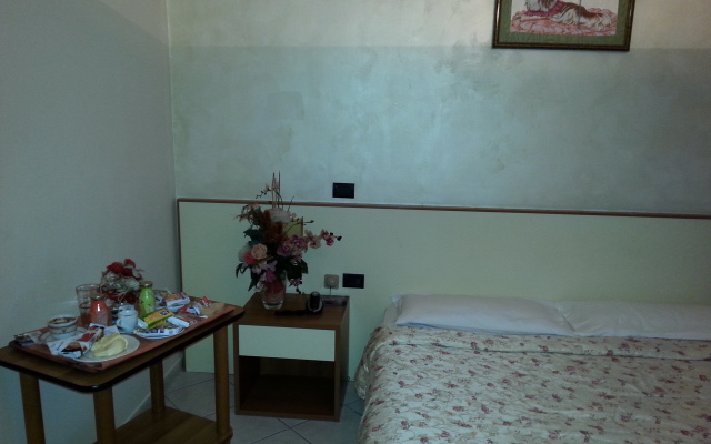 Hotel Happy Days