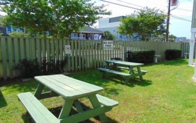 Life's A Beach - Walk To Everything In Historic Carolina Beach! 1 Bedroom Condo by Redawning