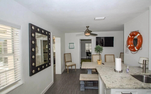 3 Palms Retreat by RedAwning