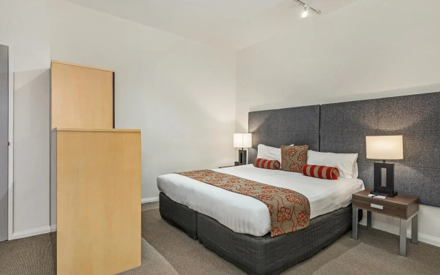 Mantra One Sandy Bay Road