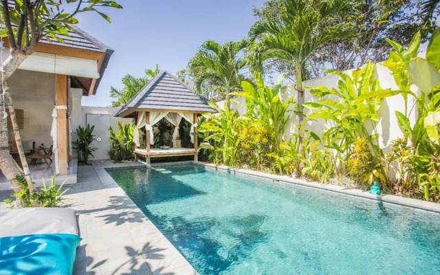 Family three bed room neil villa private pool