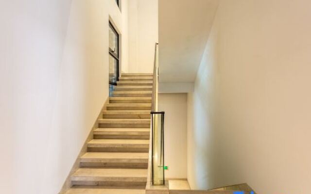 Yinju Jingde Art Hotel