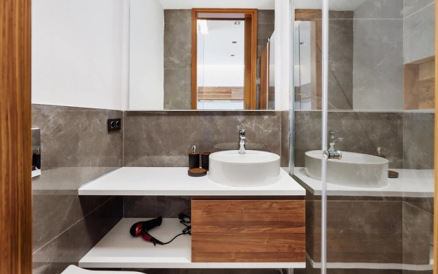 Bayview Hills Luxury Residences