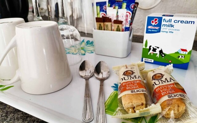 Boathouse Bed and Biscuit - Upper Deck