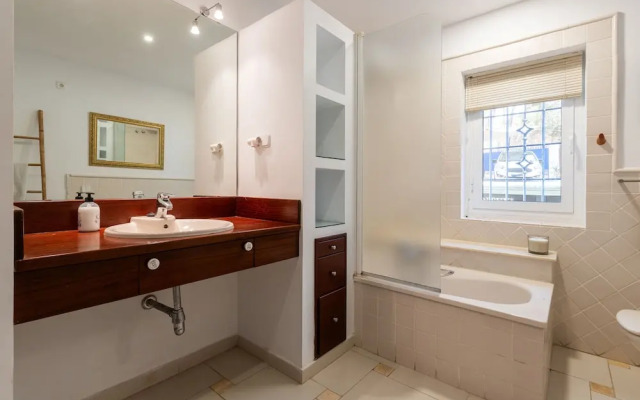 Axarqu a in Malaga With 2 Bedrooms and 1 Bathrooms