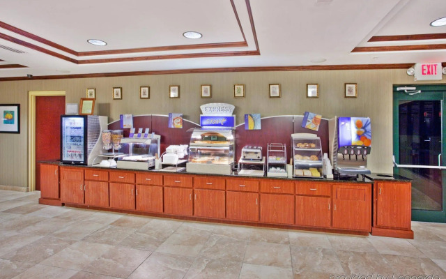 Holiday Inn Express Hotel & Suites Macon-West by IHG