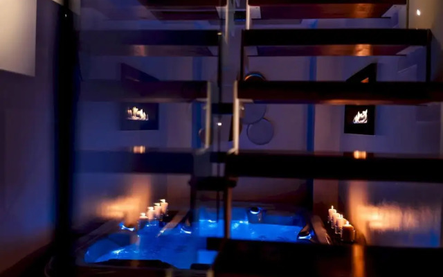 Old Court Luxury Suite Spa