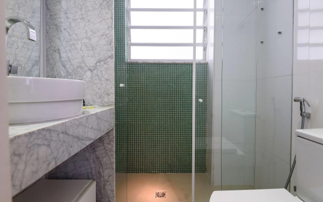 1 Quarto a 200m da Praia de Copacabana | SC 86/712