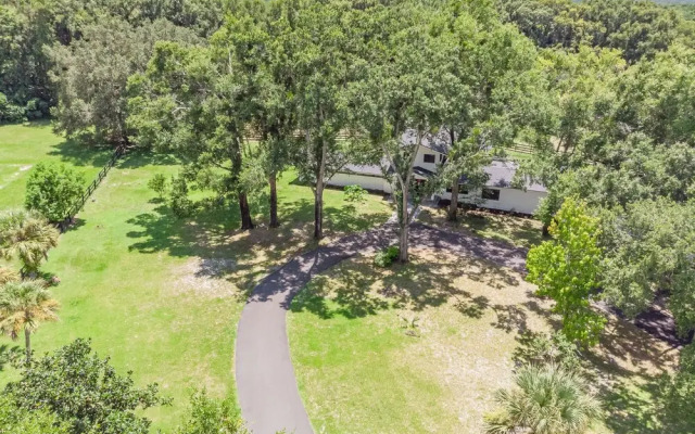 Spacious Country Estate