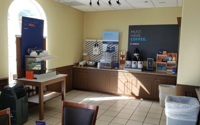 Holiday Inn Express Hotel & Suites Galveston West-Seawall by IHG