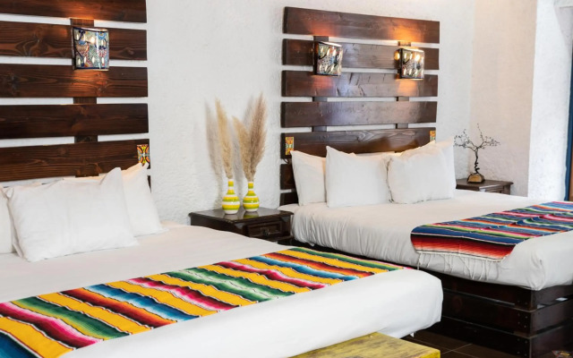 Las Rocas Resort And Spa