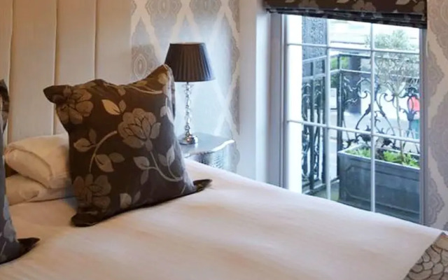 The Crescent Victoria Hotel