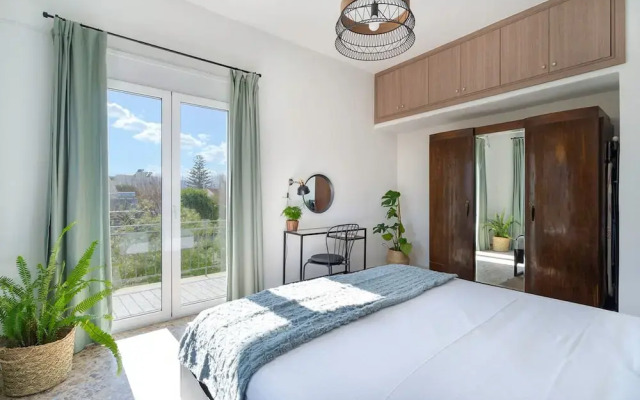 Sea City and Mountain View Apartment