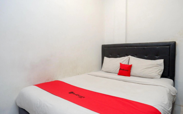 RedDoorz At Golden Inn Tugu Yogyakarta