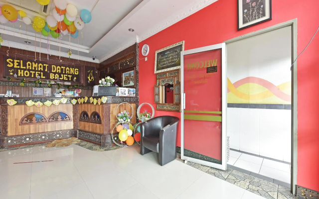 OYO 90792 Hezza Inn