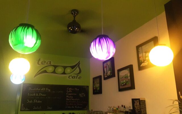 PODs The Backpackers Home & Cafe