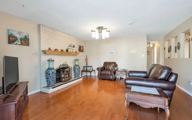 Orchid House near Vancouver YVR Airport