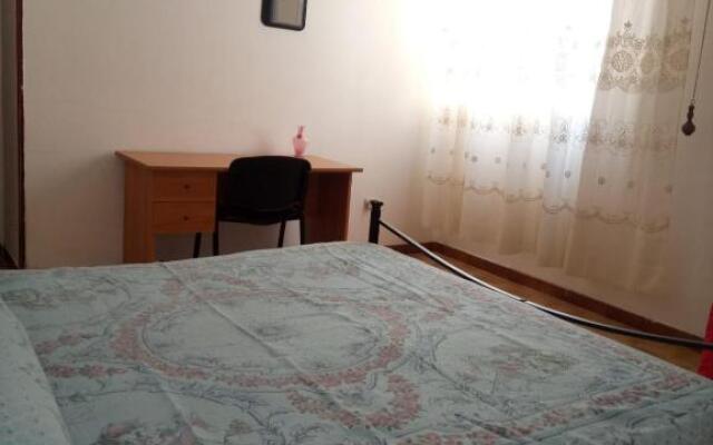 the Pearl in the Alley