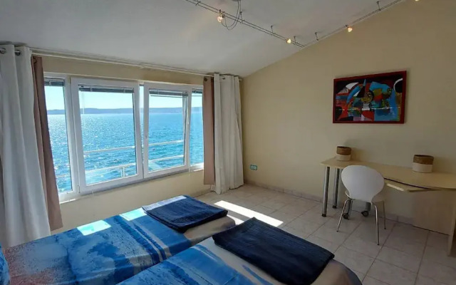 Coastal Charm in Kaštel Kambelovac With Terrace & Sea Views