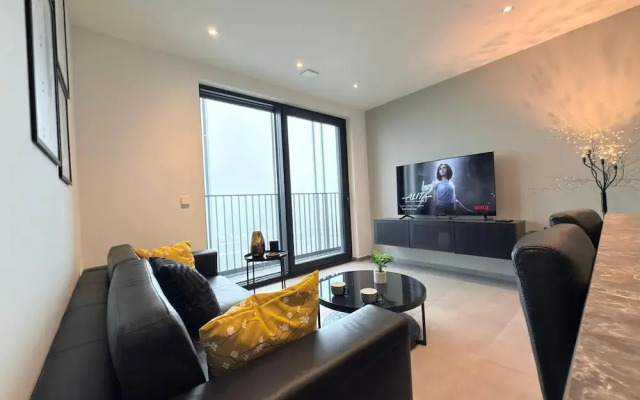 Beautiful 1 bedroom flat w terrace