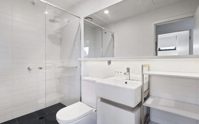 Cosy 1-bed With Private Balcony By Showgrounds