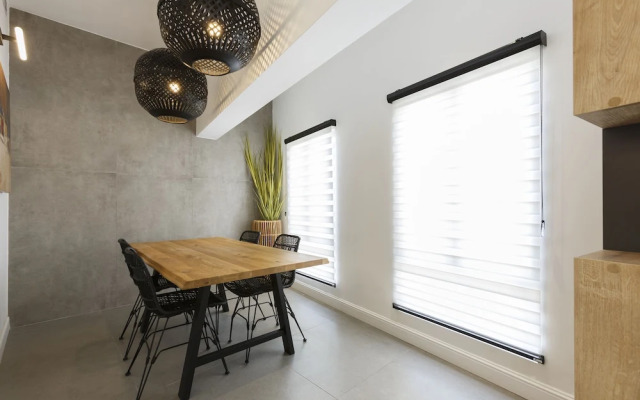 AirTLV-Bazel Apartment With Balcony