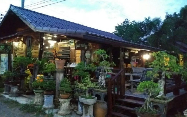 Baan Suan Phetphraewa Resort