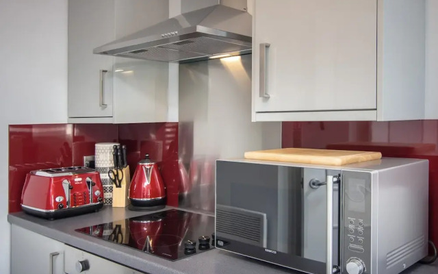 2 Bedrooms Sleeps 6 Near Top Blackpool Attractions