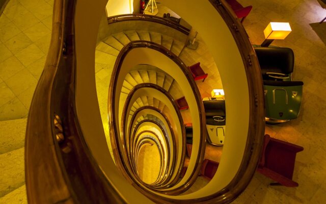 Pão de Açúcar – Vintage Bumper Car Hotel
