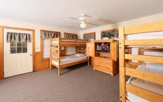 Wildwood Falls 4 3 Br cabin by RedAwning