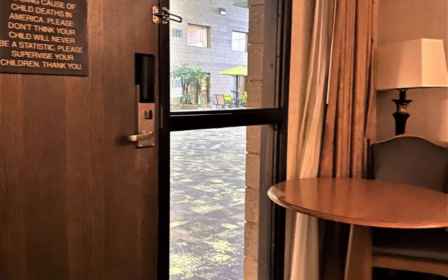 Best Western Plus Kelly Inn