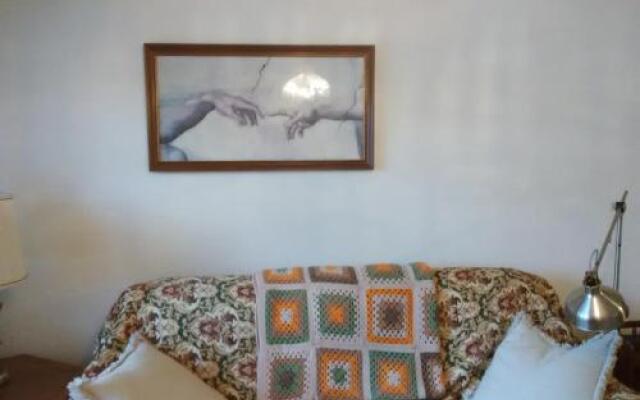 Lakeside Hostel & Guest House