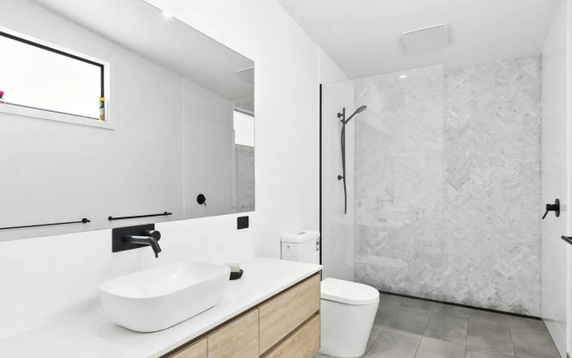 Point Break *New Listing 2019*