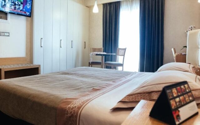 Alexandros Hotel