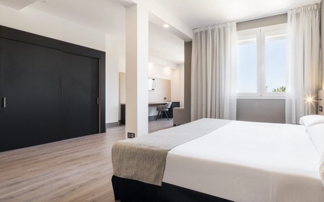 Hotel ILUNION Las Lomas