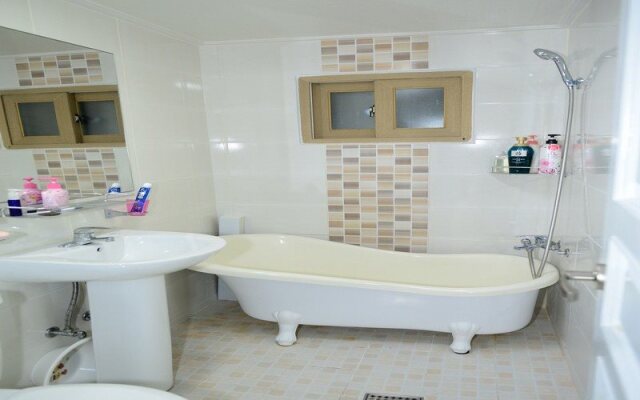 My Little Guesthouse - Hostel