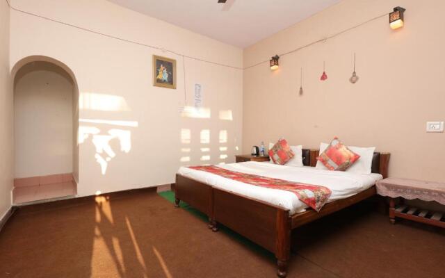 Hotel Adhya Inn