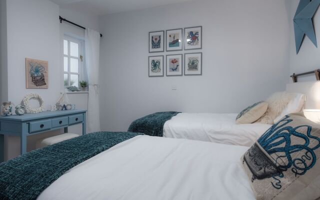 The Sand Castle - 2 Bedroom Apartment - Tenby